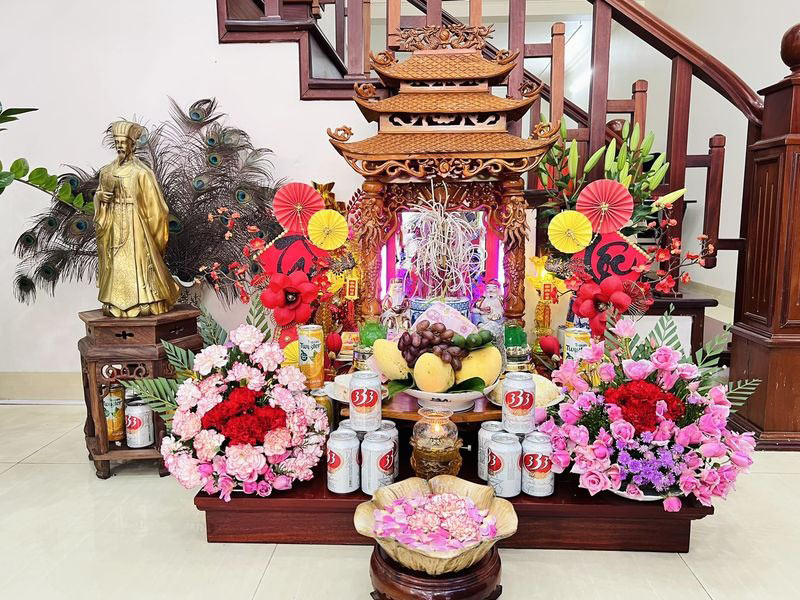 Hướng bàn thờ ông địa - Ý nghĩa tâm linh của việc đặt đúng hướng